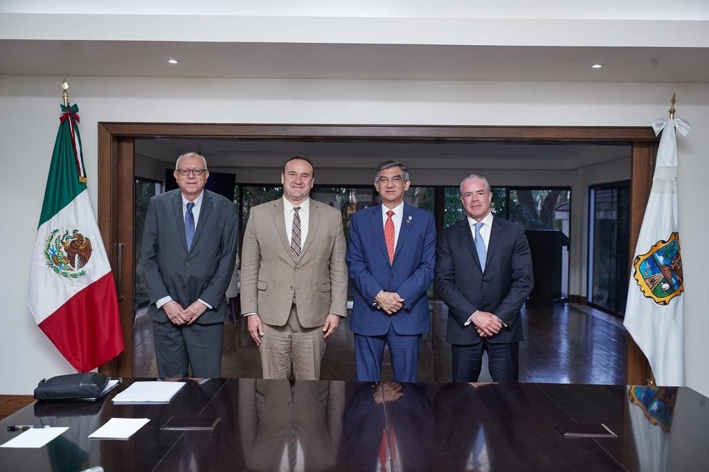 La reunión fue llevada a cabo a puerta cerrada y fue sostenida por el gobernador de Tamaulipas, Américo Villarreal Anaya.