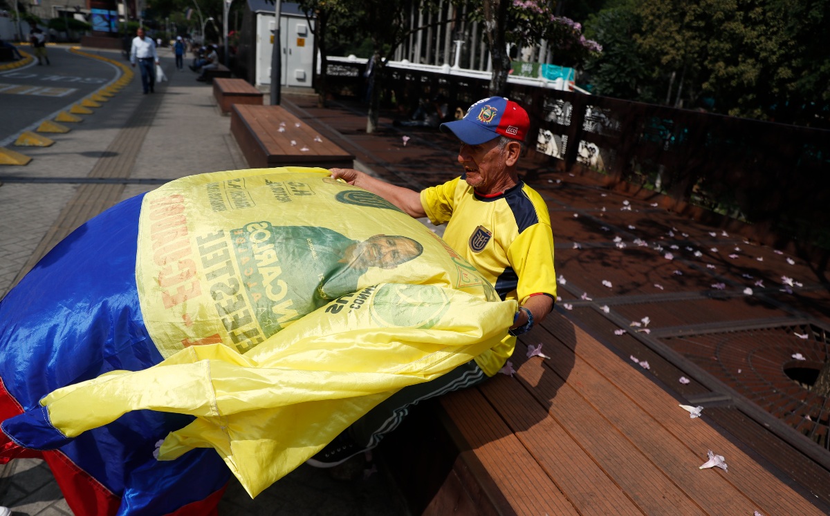 Manuel Loor, mejor conocido como 'Cascarita', fiel aficionado a la selección de Ecuador (EFE)