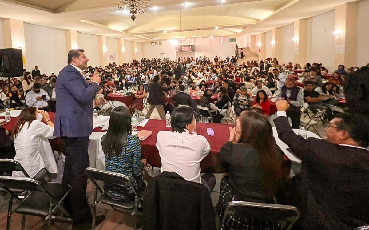 Alejandro Armenta afirma que jóvenes quieren estudiar una carrera y titularse (Especial)