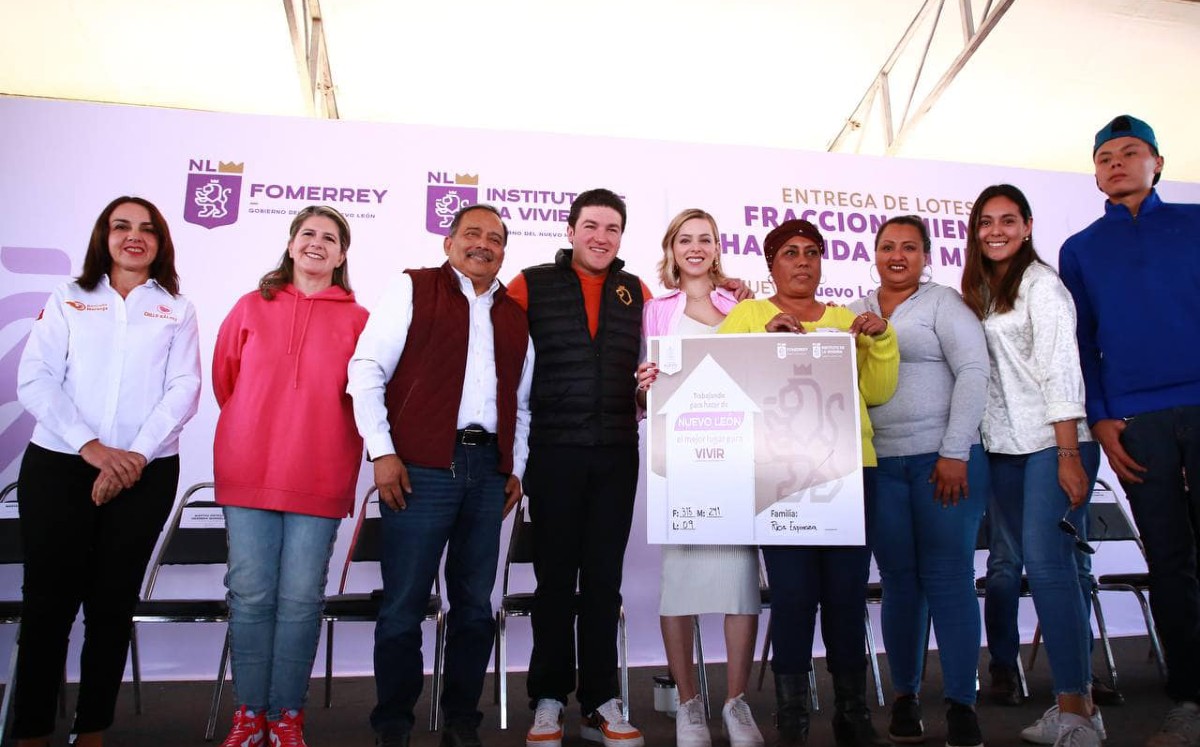 Samuel García y el alcalde Andrés Mijes encabezaron esta ceremonia. Foto: Especial