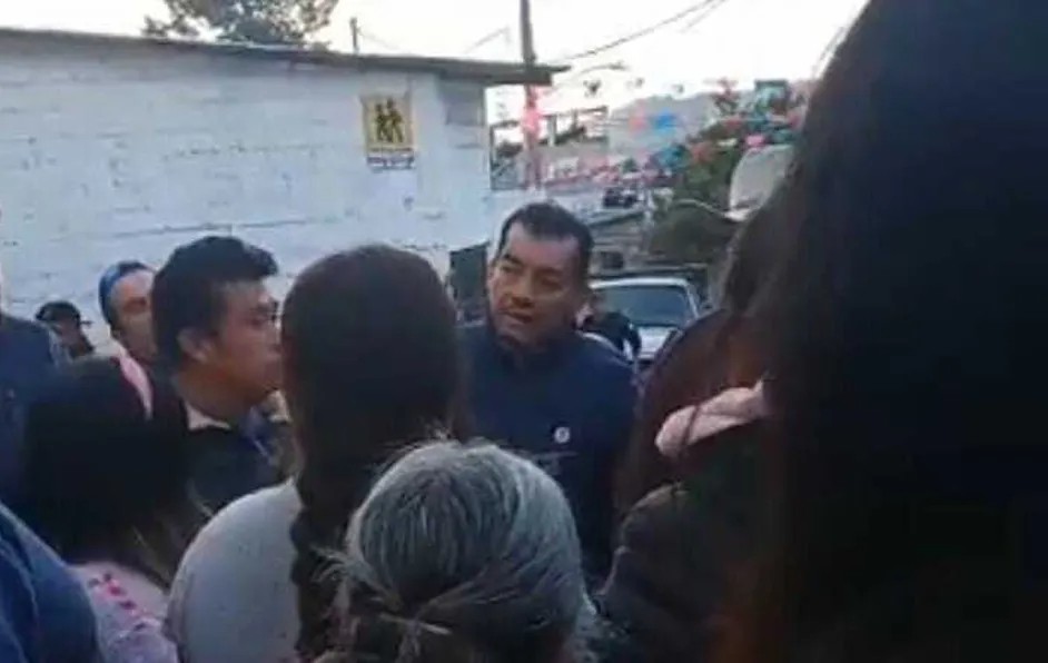 Alcalde chiapaneco insulta a pobladores cuando le piden arreglar desabasto de agua