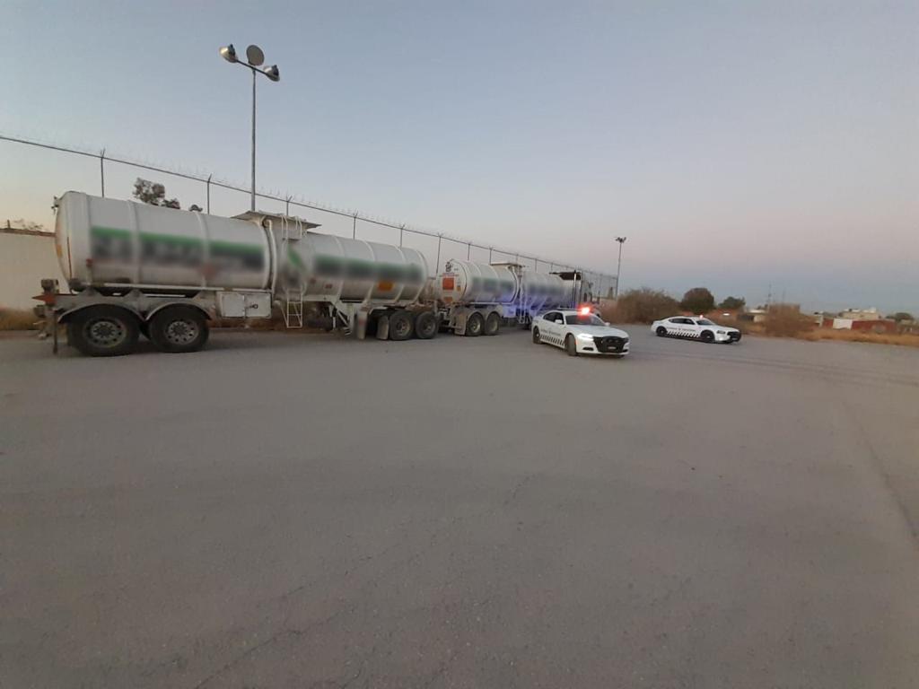 El primer decomiso se hizo a la altura del kilómetro 073+800 de la carretera Durango-Villa Unión, en el municipio de Pueblo Nuevo.