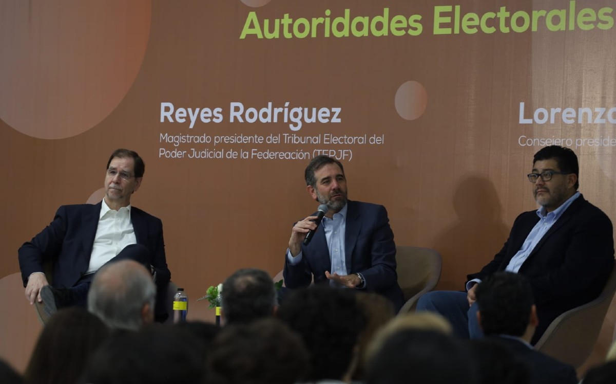 Lorenzo Córdova, consejero presidente del INE, participó como ponente en la conferencia "Retos y Desafíos de las Autoridades Electorales"