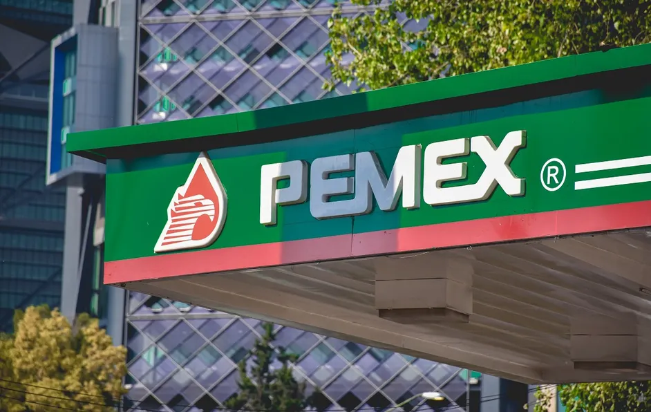 Pemex califica como "exitoso" su regreso a los mercados internacionales de capital