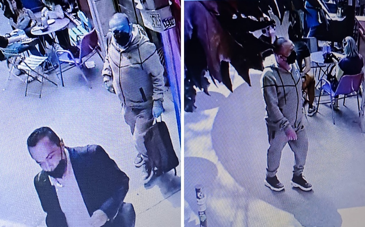 Los presuntos ladrones entraron al edificio por la entrada principal a las 13:25 hrs (Especial)