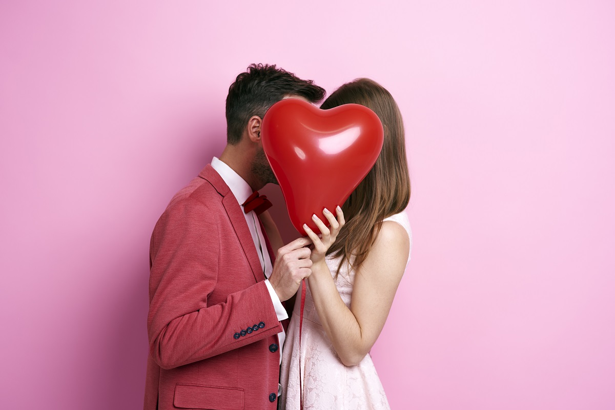 El primer amor abre paso a las siguientes relaciones en pareja. (freepik.es)