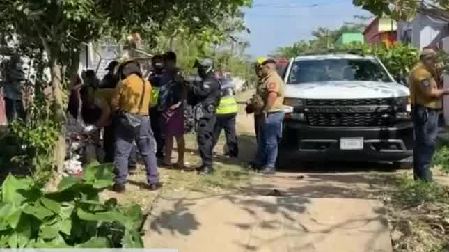 Puente colapsa en Coatzacoalcos, Veracruz; hay 3 mujeres heridas
