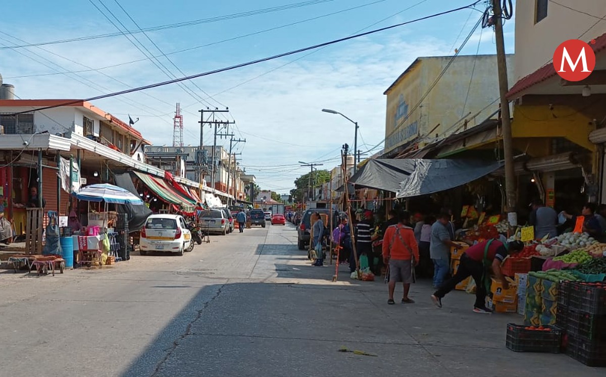 Comienza la limpieza de calles aledañas al mercado de Tampico