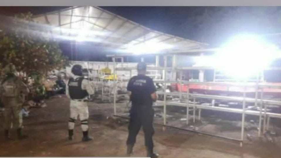 Elementos de seguridad clausuran palenque clandestino en Michoacán
