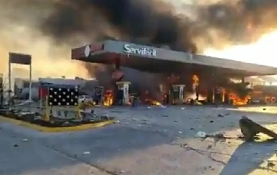 Explota pipa en gasolinera de Tula, Hidalgo