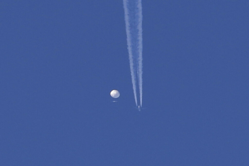 El globo fue derribado frente a la costa de Carolina del Norte. (AP)