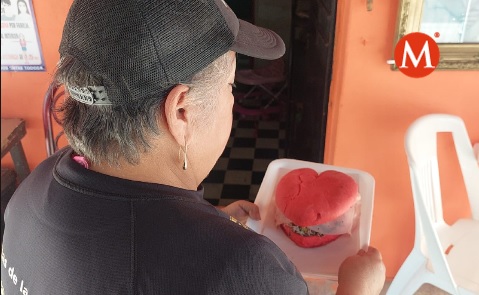 Van con tortas de la barda especiales para Día de San Valentín