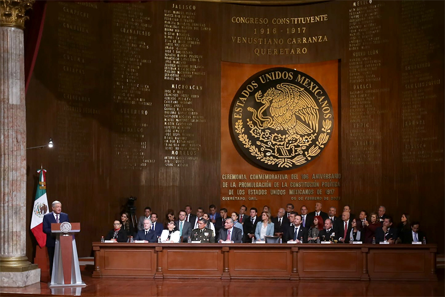 AMLO encabezó la Ceremonia de conmemoración del 106 aniversario de la primera constitución política .│Araceli López