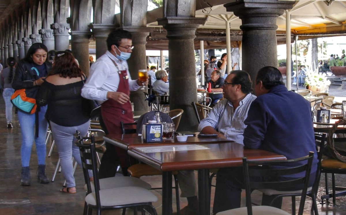 Restauranteros en Puebla esperan repunte en ventas por el 14 de febrero | Melanie Torres