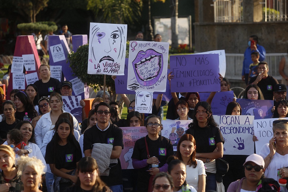 Familiares y amigos de Alondra y Liliana se manifiestan en Poncitlán (Fernando Carranza)