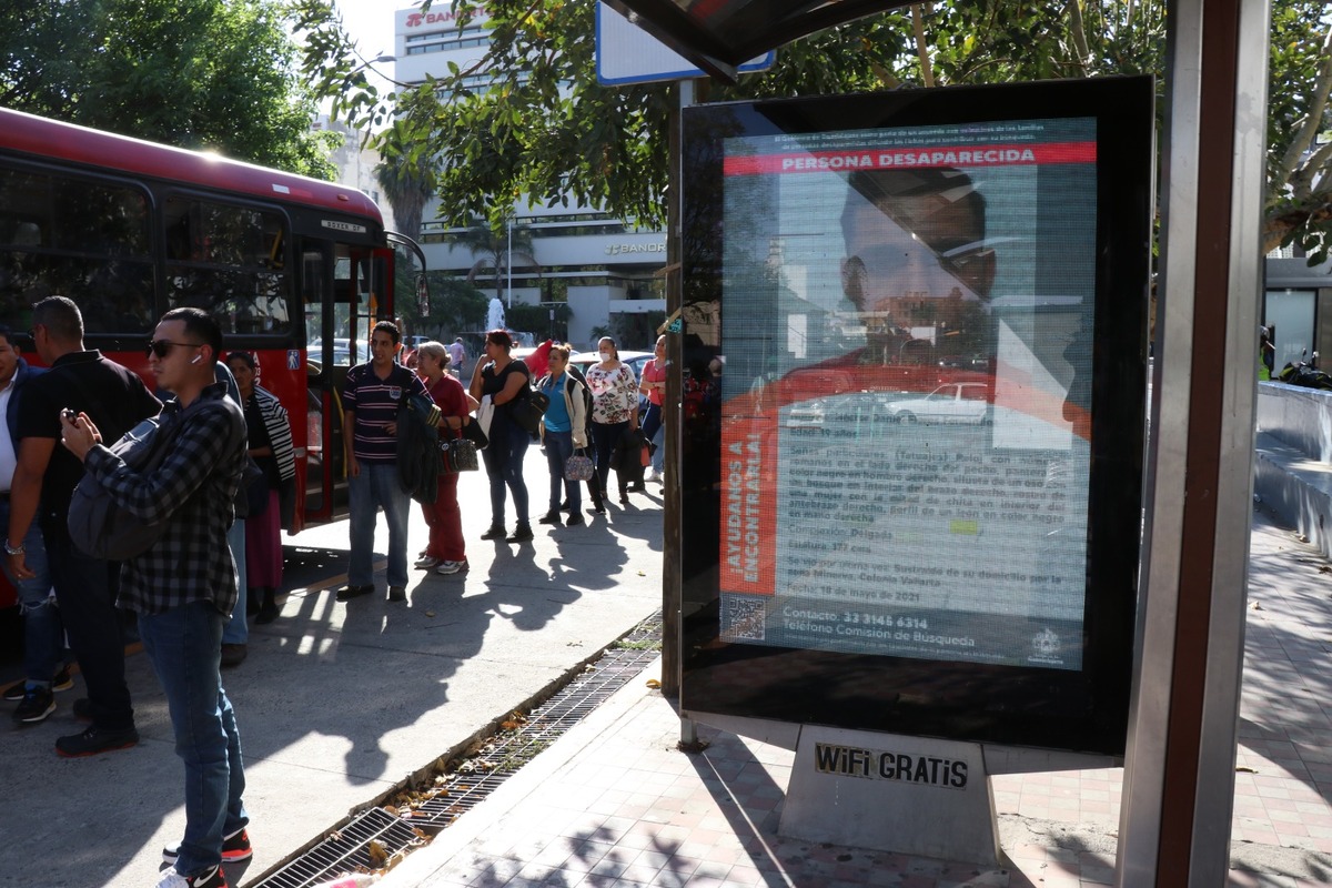 Las cédulas cuentan con datos de la persona que se busca así como el contacto para aportar cualquier información. (Dalia Rojas)