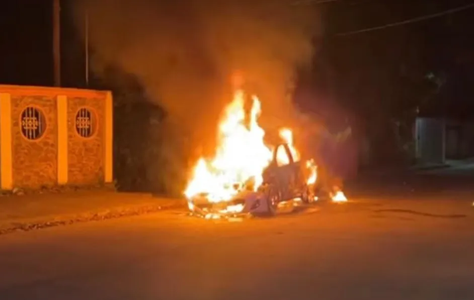 En Veracruz, prenden fuego a taxi durante la madrugada