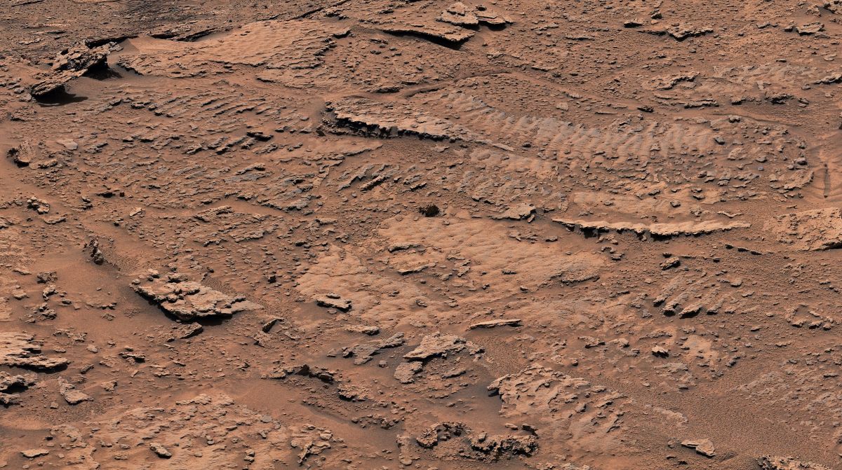 El explorador Curiosity de la NASA encontró rocas onduladas. (AFP)