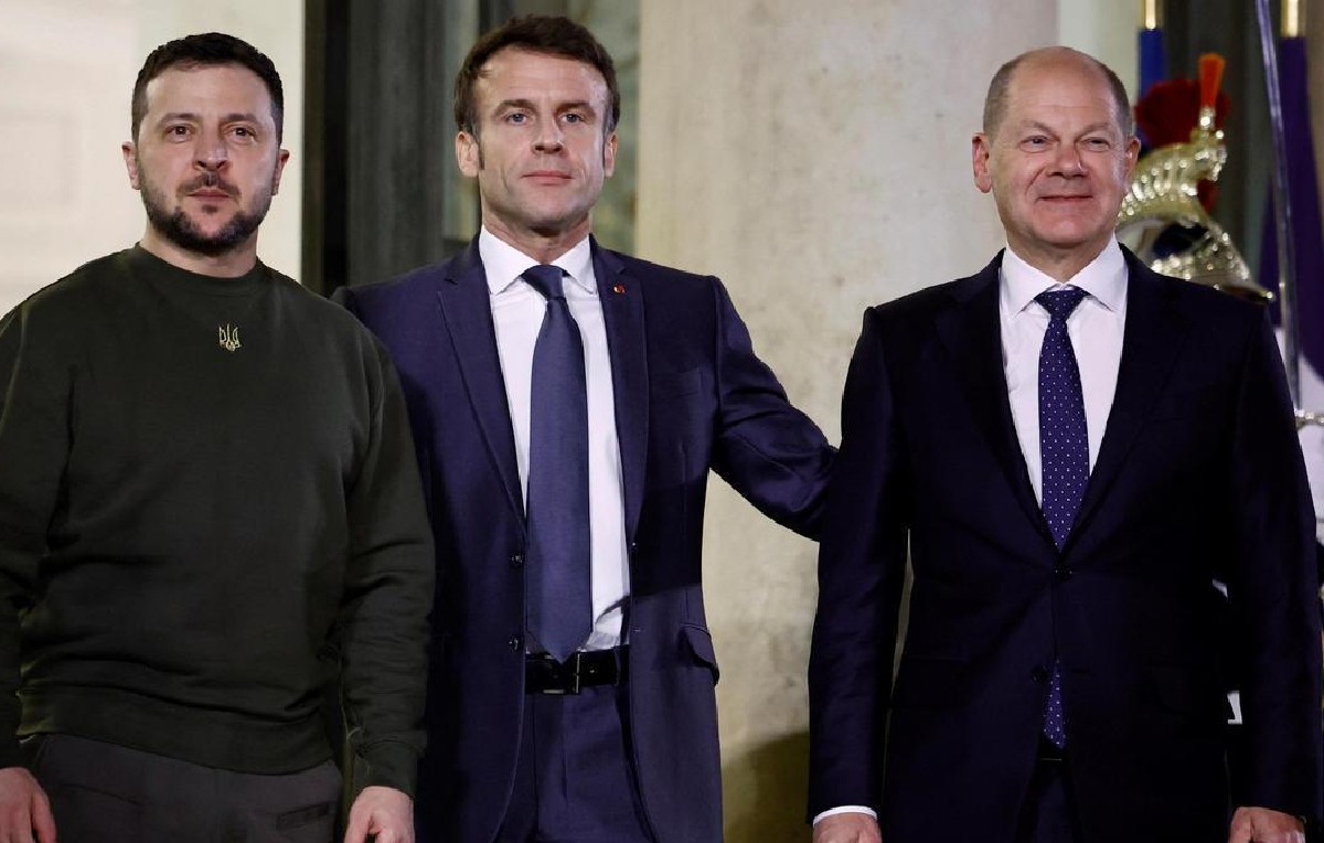 Presidentes Volodomir Zelenski, Emmanuel Macron y canciller Olaf Scholz (Reuters)