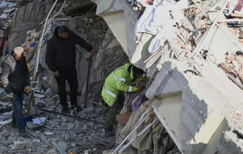"Hemos encontrado a 3 personas con vida": Cruz Roja en Turquía