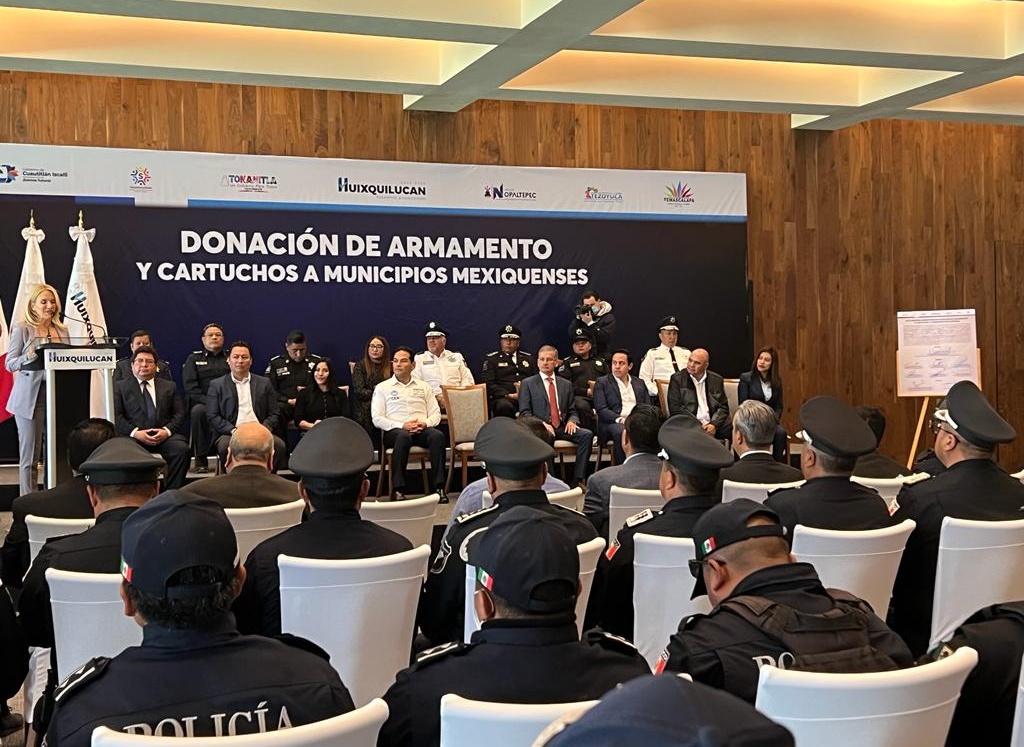 Huixquilucan dona armamento y cartuchos a seis municipios mexiquenses