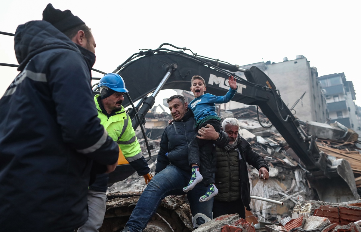 El pequeño Yigit Cakmak fue rescatado en Hatay, Turquía. | EFE