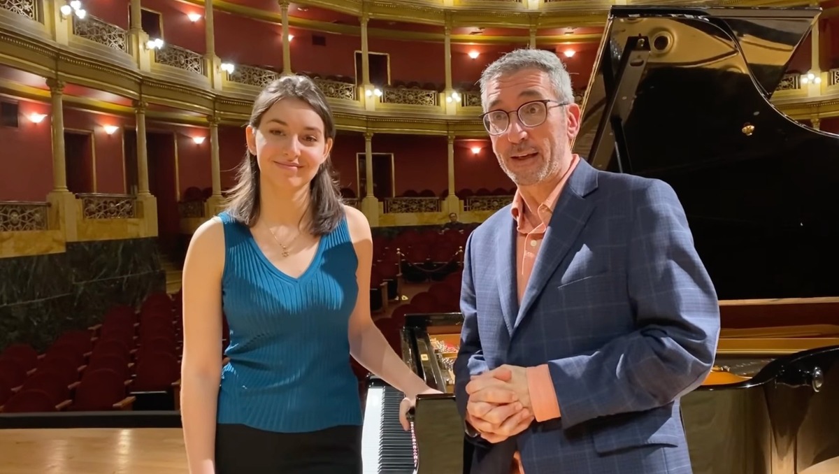 La pianista tapatía Daniela Liebman y el director de la OFJ, José Luis Castillo, preparan un concierto inolvidable (Cortesía)