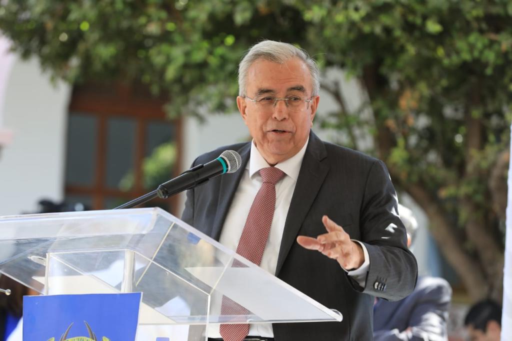 Rocha Moya comprometió un apoyo adicional de 14 mdp para construir un segundo piso del Hospital Civil. | Especial