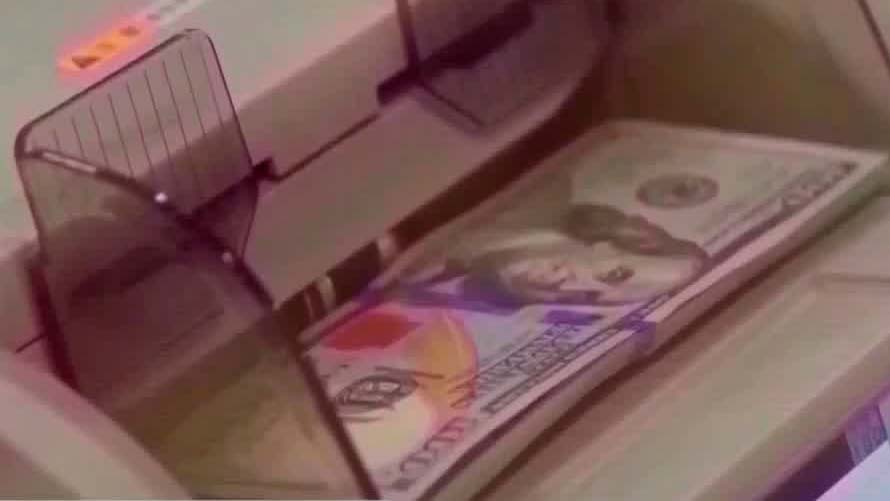 Peso avanza frente al dólar por segunda jornada tras incremento de tasas del Banxico