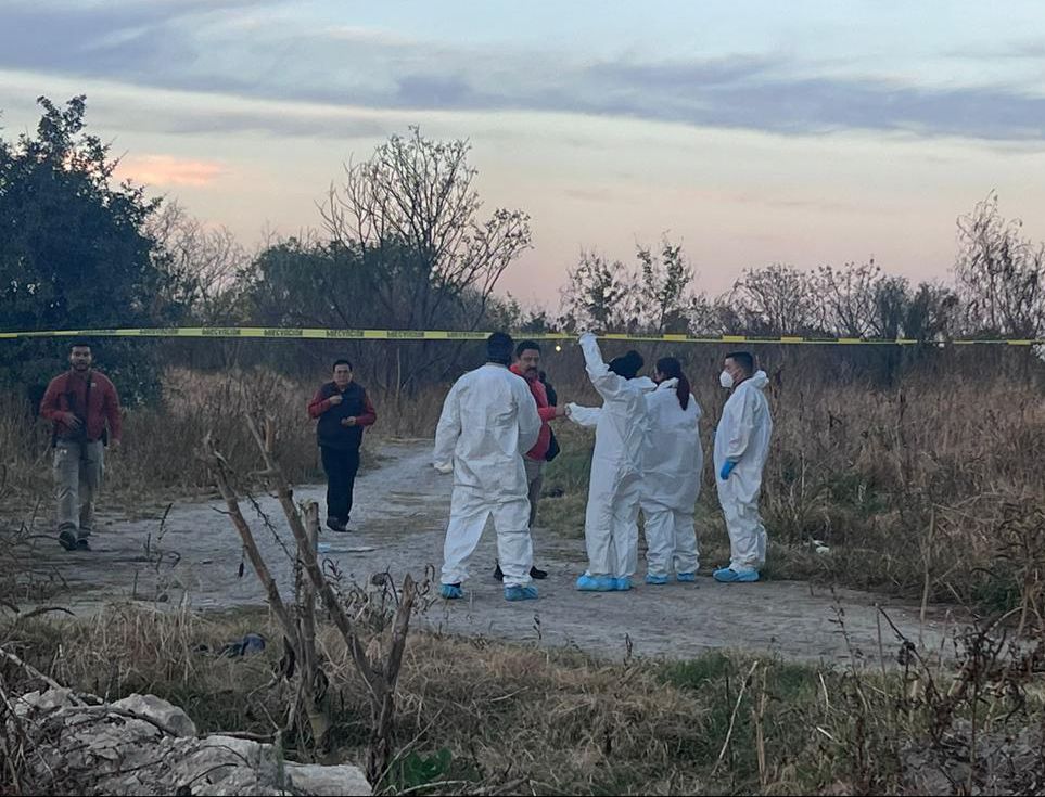 El hallazgo se reportó en un baldío en el cruce de las avenidas Sendero Divisorio y Manuel L. Barragan en Escobedo | Mayte Villasana