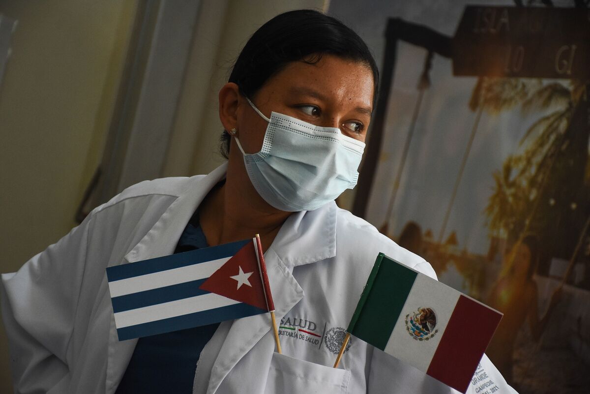 Llegaron los últimos médicos cubanos a México | Cuartoscuro