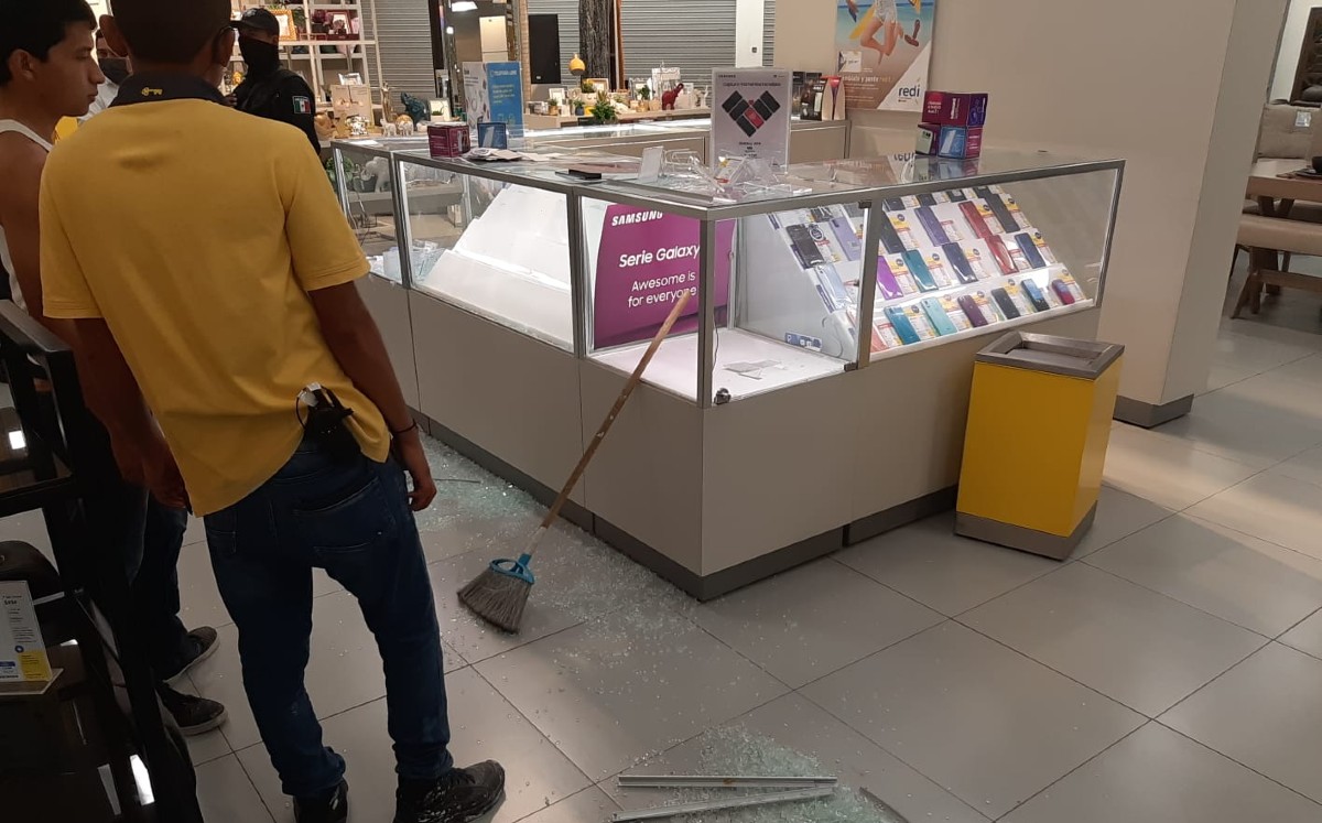 En Acapulco, asaltan tienda Coppel; roban celulares y teléfonos. | Javier Trujillo