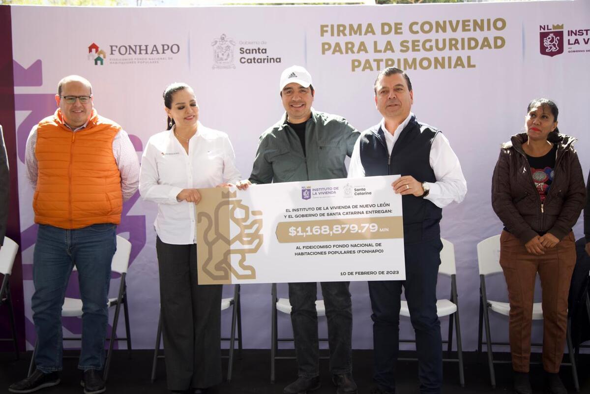 Eugenio Amoroso encabezó la entrega de documentos. Foto: Especial