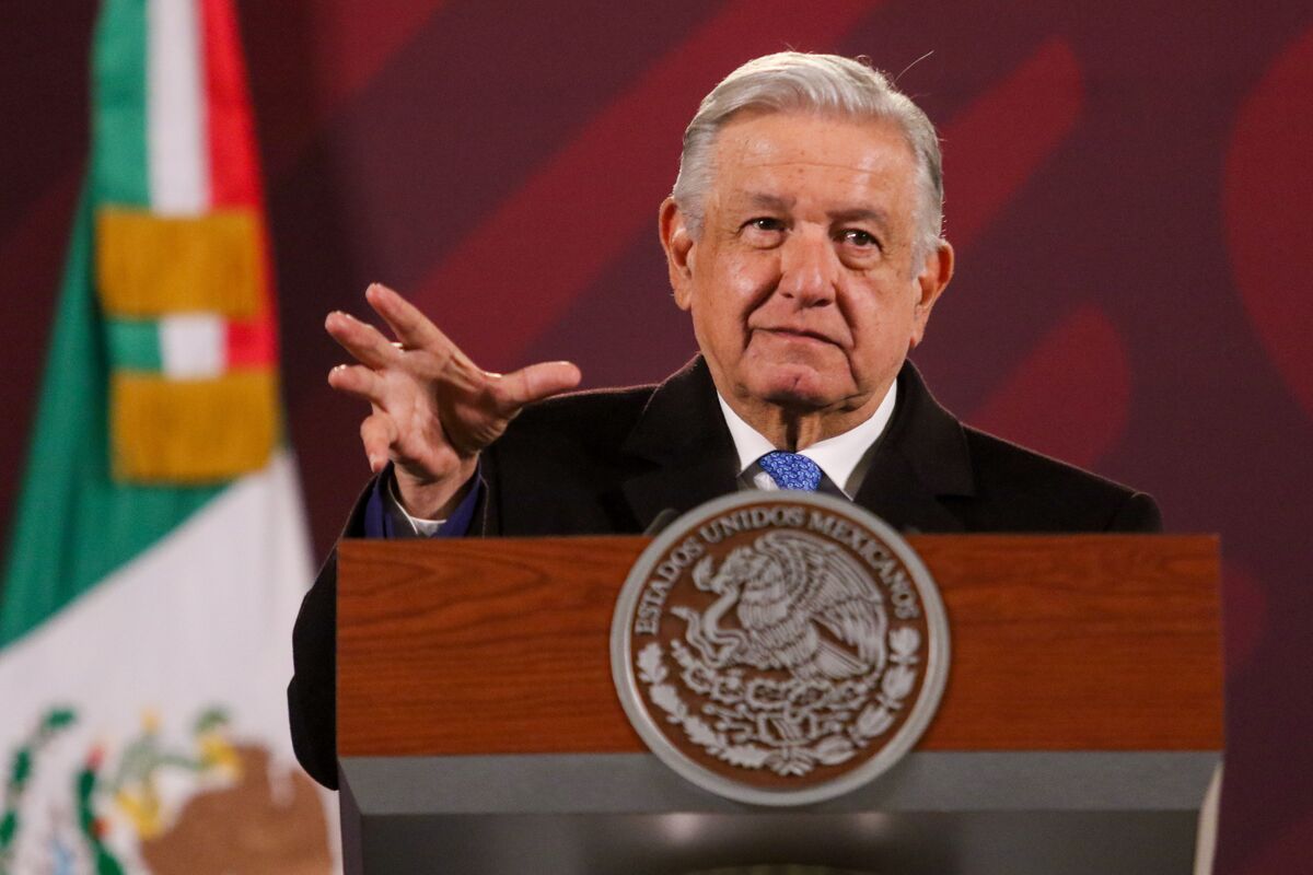 AMLO dijo que propuso a Biden cambiar el avión presidencial por aeronaves de carga y helicópteros | Cuartoscuro