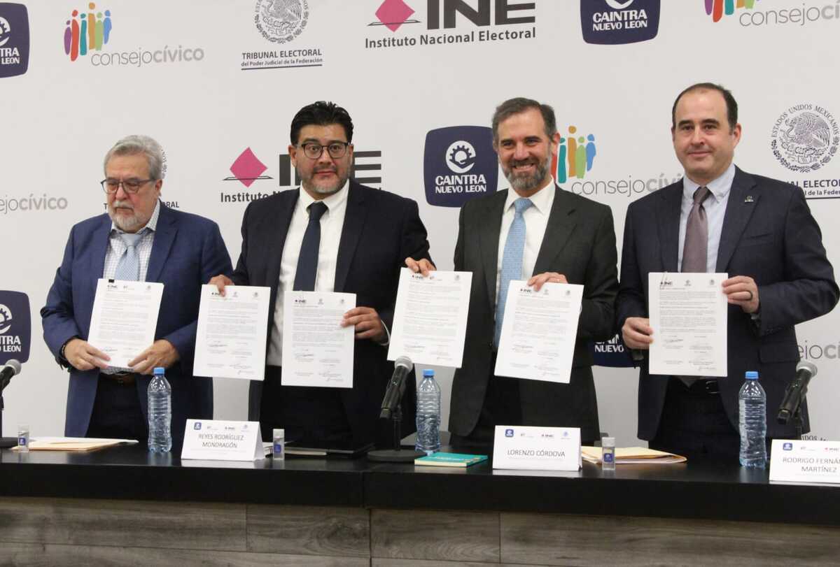 La ceremonia se llevó a cabo en el campus de la Universidad de Monterrey. Foto Leonel Rocha