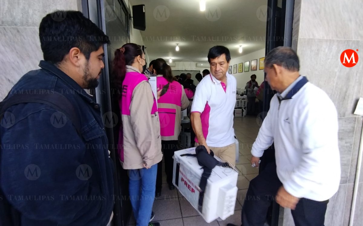Repartición de paquetes electorales en Tamaulipas. (Sergio Sánchez)