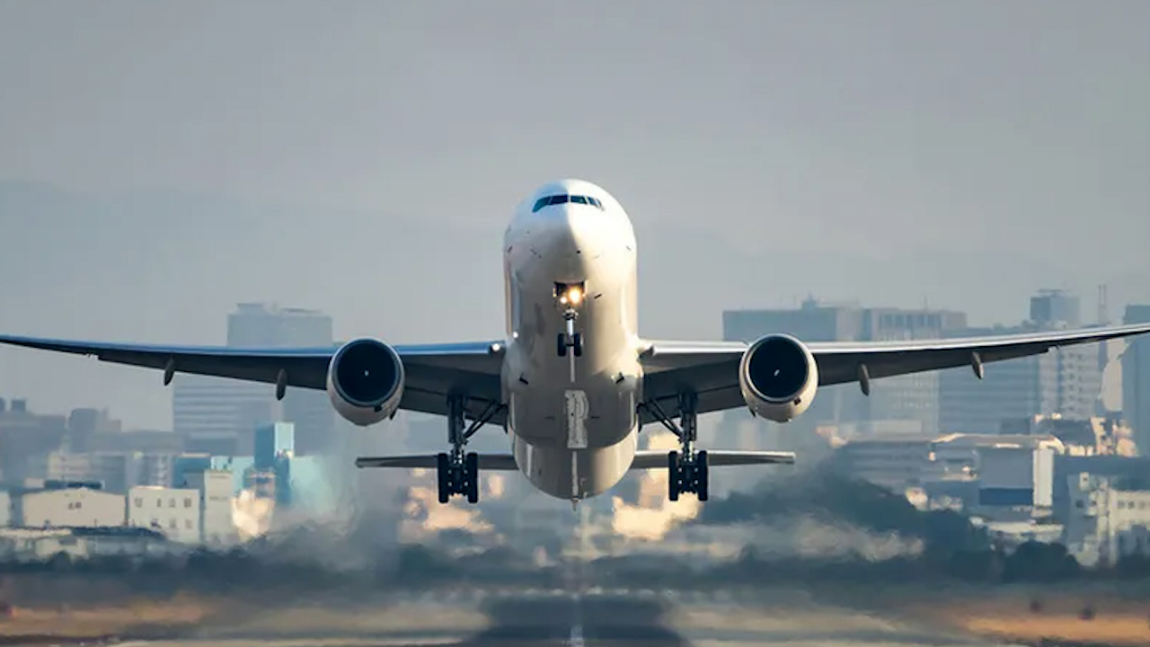 Senado pide a Profeco una mesa de diálogo con aerolíneas que tienen más quejas