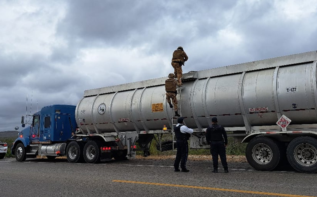 Detienen a tractocamión con "huachicol" en Ciudad Mante