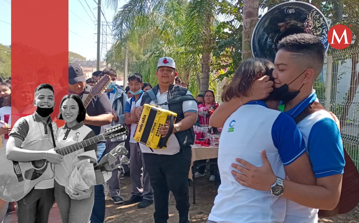 Herán sorprende a su novia con serenata al exterior del Cobat 15 de Tampico