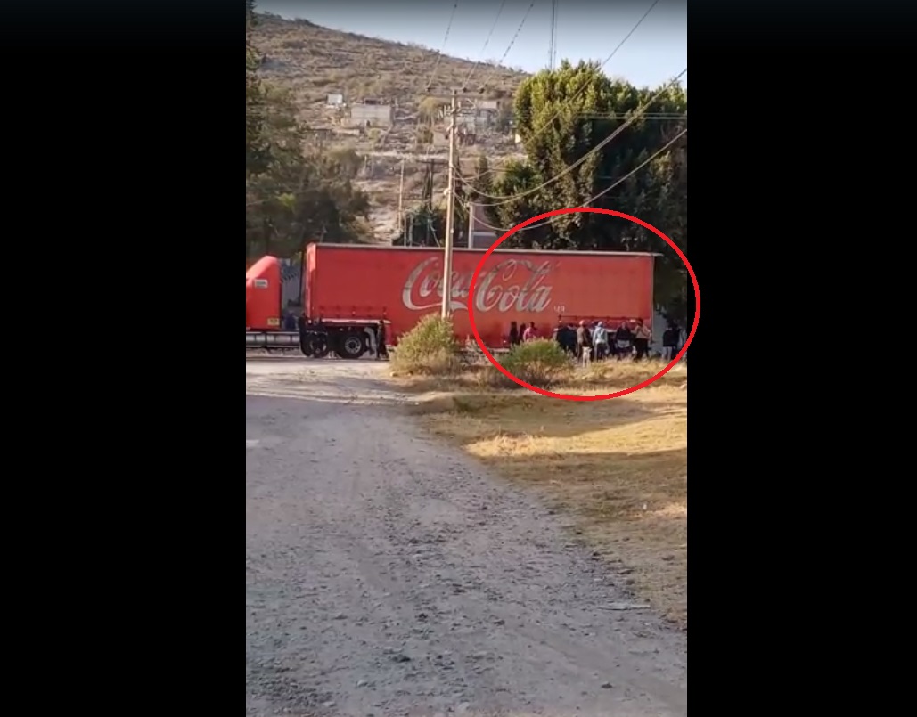 Los presuntos estudiantes fueron captados en videos. (Lesli Aguilar)