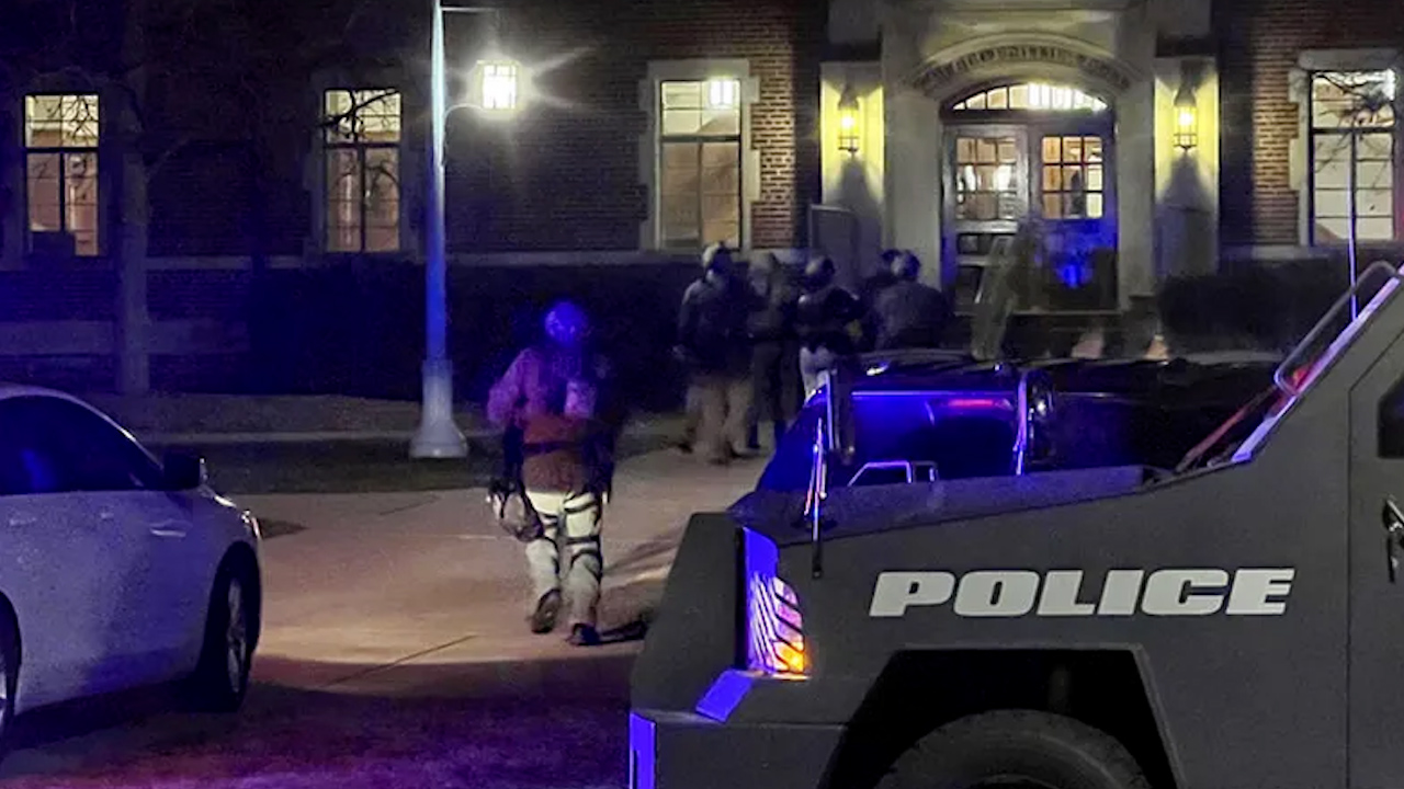 Tiroteo masivo deja 3 fallecidos en Michigan; el responsable también falleció