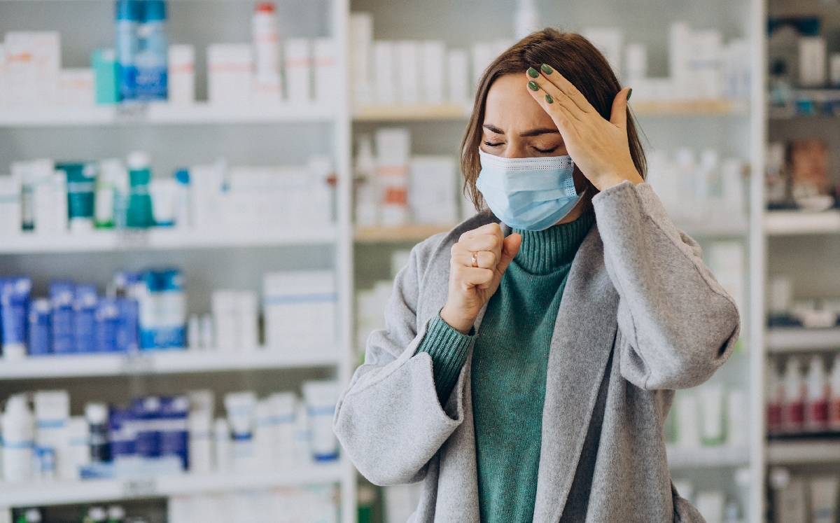 Entre los síntomas de la migraña se encuentran dolor intenso de cabeza, nauseas, mareos y vómitos | Freepik
