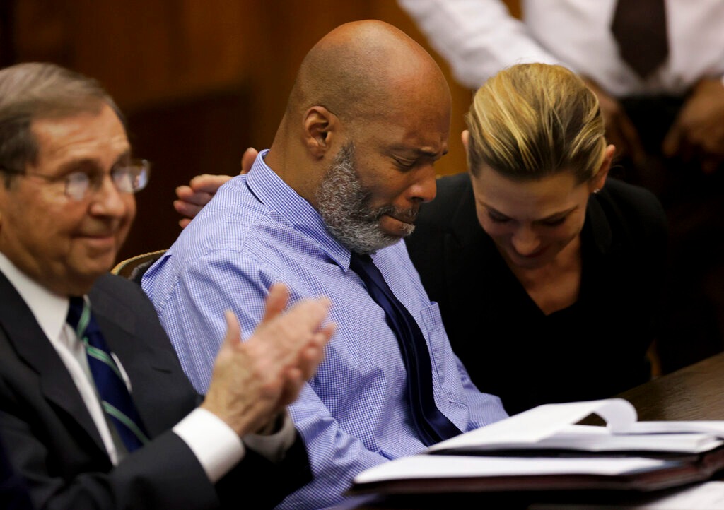 La decisión del juez David Mason podría dar lugar a la liberación de Lamar Johnson. | AP