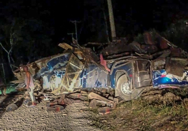 La unidad se estrelló con un microbús en una carretera de Panamá.