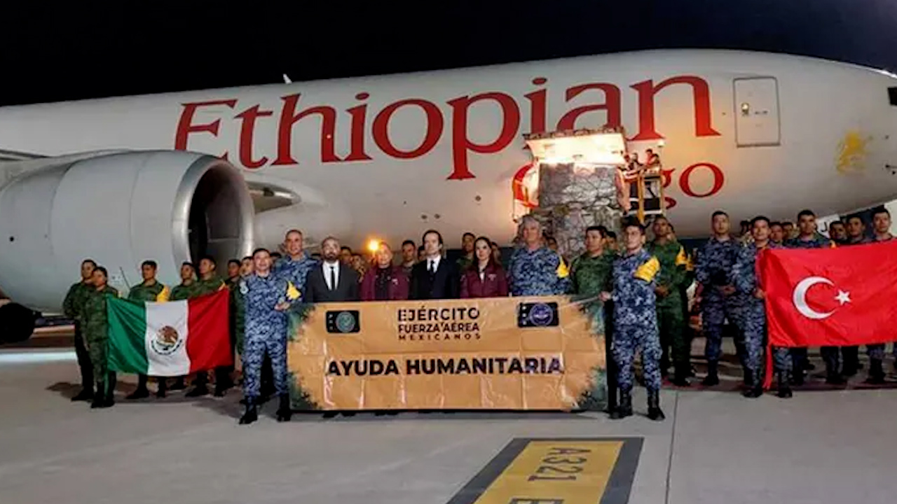 México envía 100 toneladas de ayuda humanitaria a Turquía tras terremoto