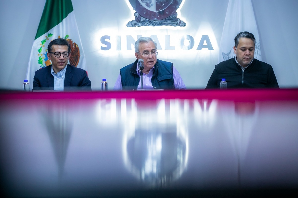 El gobernador Rocha presentó este programa junto con el director de FIRA, Jesús Alan Elizondo.