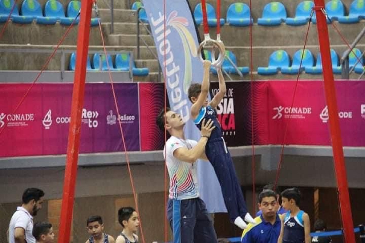 Pavel Trejo Navarro, estudiante y ex atleta en gimnasia y básquetbol. (cortesía)