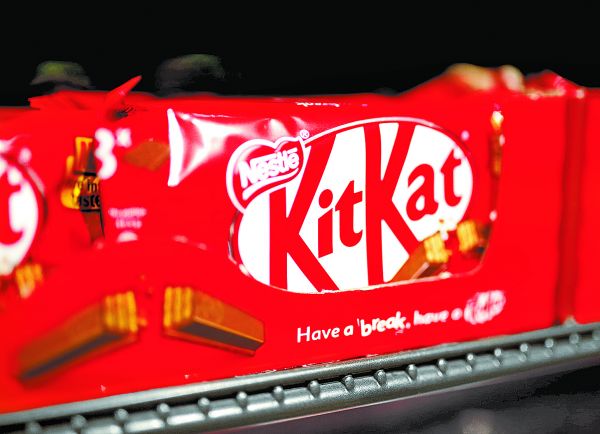 La compañía fabrica las barras de chocolate KitKat, las cápsulas Nespresso y los fideos Maggi. Pierre Albouy/Reuters