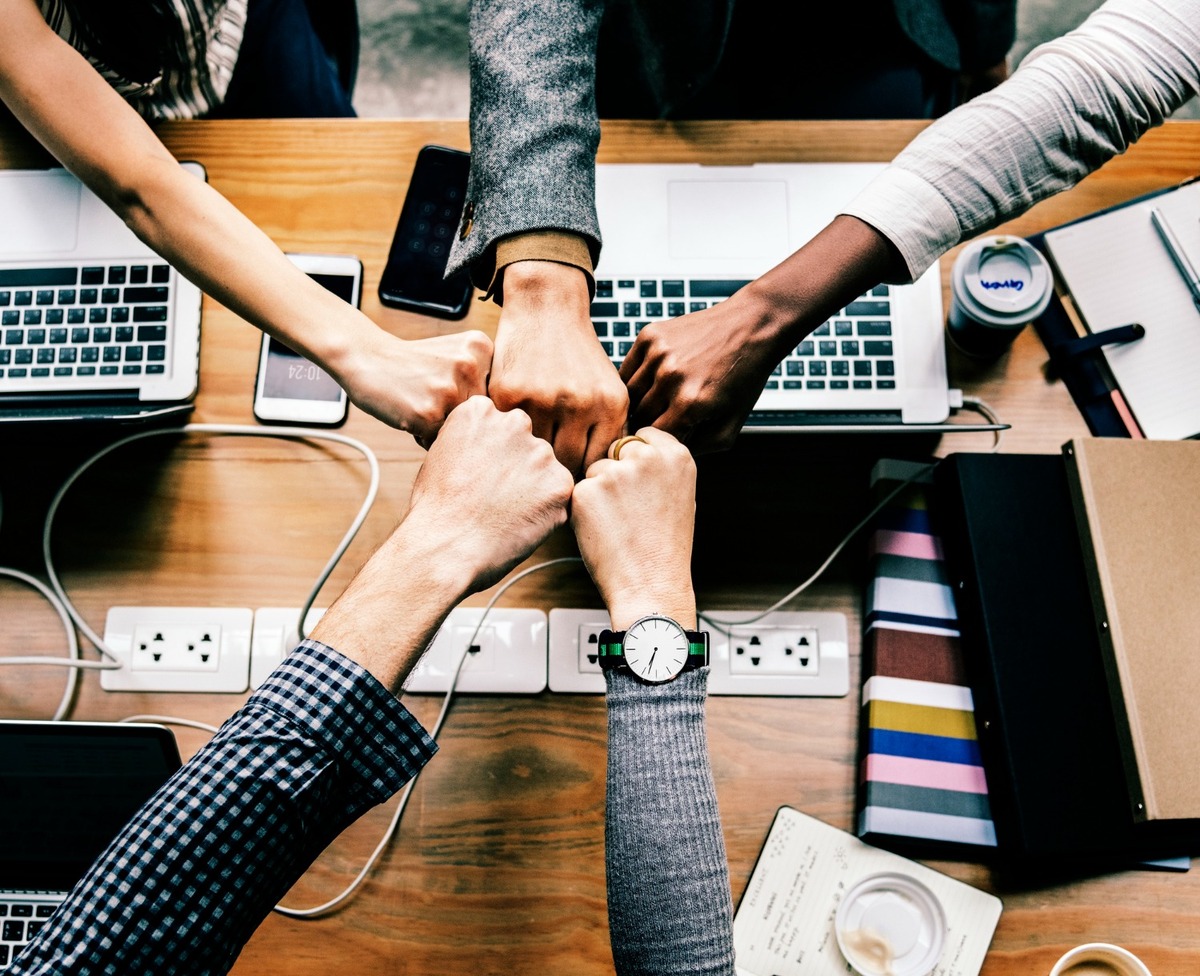La idea es ofrecer financiamiento a las grandes empresas que se alíen con emprendedores. (Foto: Especial)