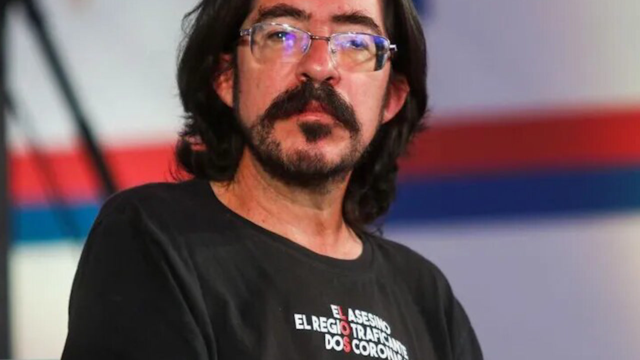 Organización Cuarta Ola respalda a víctimas de Pedro Salmerón tras denuncias
